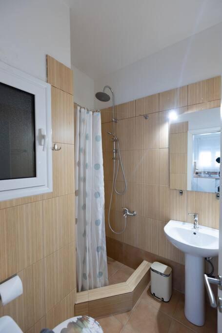 Appartement Λάρισα Διαμέρισμα Με Θέα Πλατεία Στο Κέντρο Της Πόλης Extérieur photo